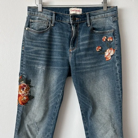 Anthropologie Driftwood Flower Embroidered Blue Jeans 27